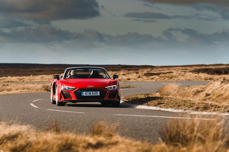  Audi R8 V10 Performance Spyder 2019 года  (UK) (фото 14 из 40)